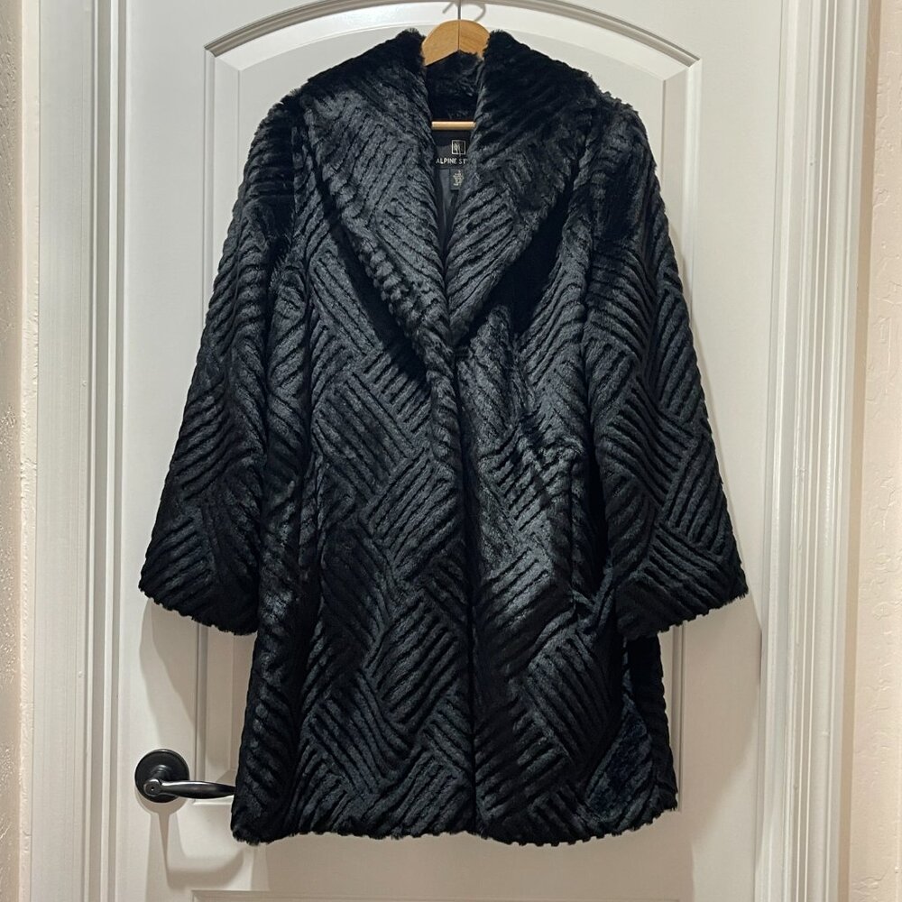 New Alpine Studio Black Faux Fur Coat Plush Soft Small